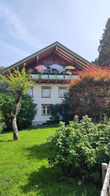 Ferienwohnung Resl - Geschmackvoll Renoviert & Zentral Im Historischen Schindelhaus Oberstaufen Εξωτερικό φωτογραφία